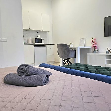 Designer Downtown Gem Leilighet Budapest Eksteriør bilde