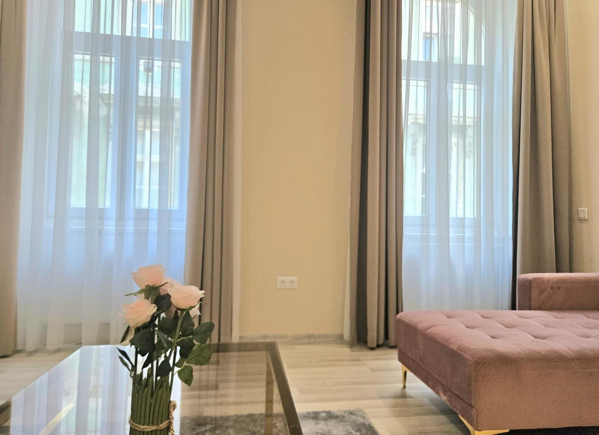 Designer Downtown Gem Leilighet Budapest Eksteriør bilde