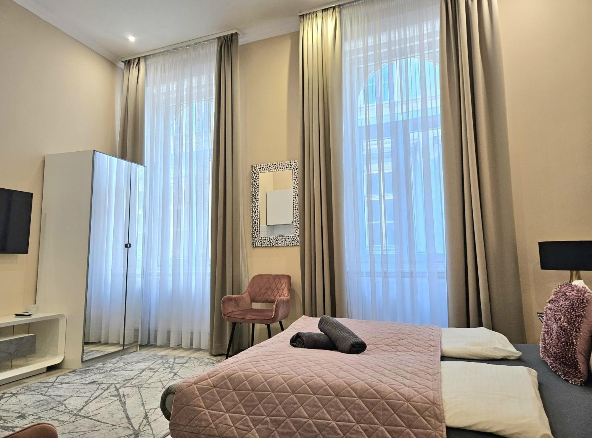 Designer Downtown Gem Leilighet Budapest Eksteriør bilde